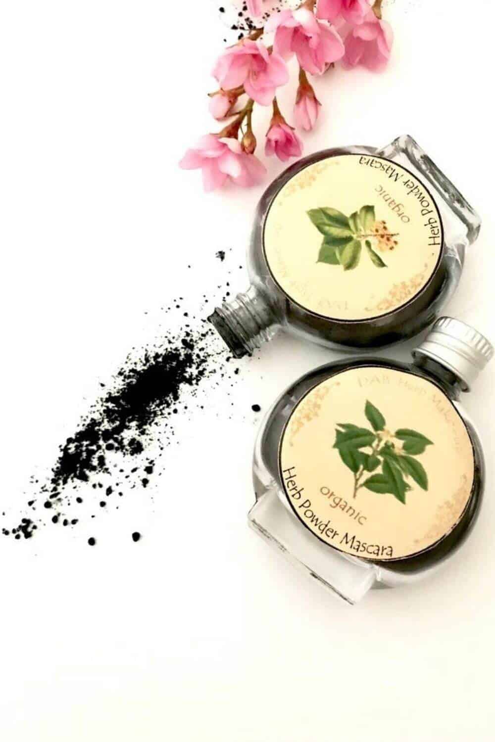 Finding zero waste makeup alternatives is no easy feat, because traditional containers are difficult (at best) to recycle, being often comprised of composite materials and components Image by DAB Herb Makeup #zerowastemakeup