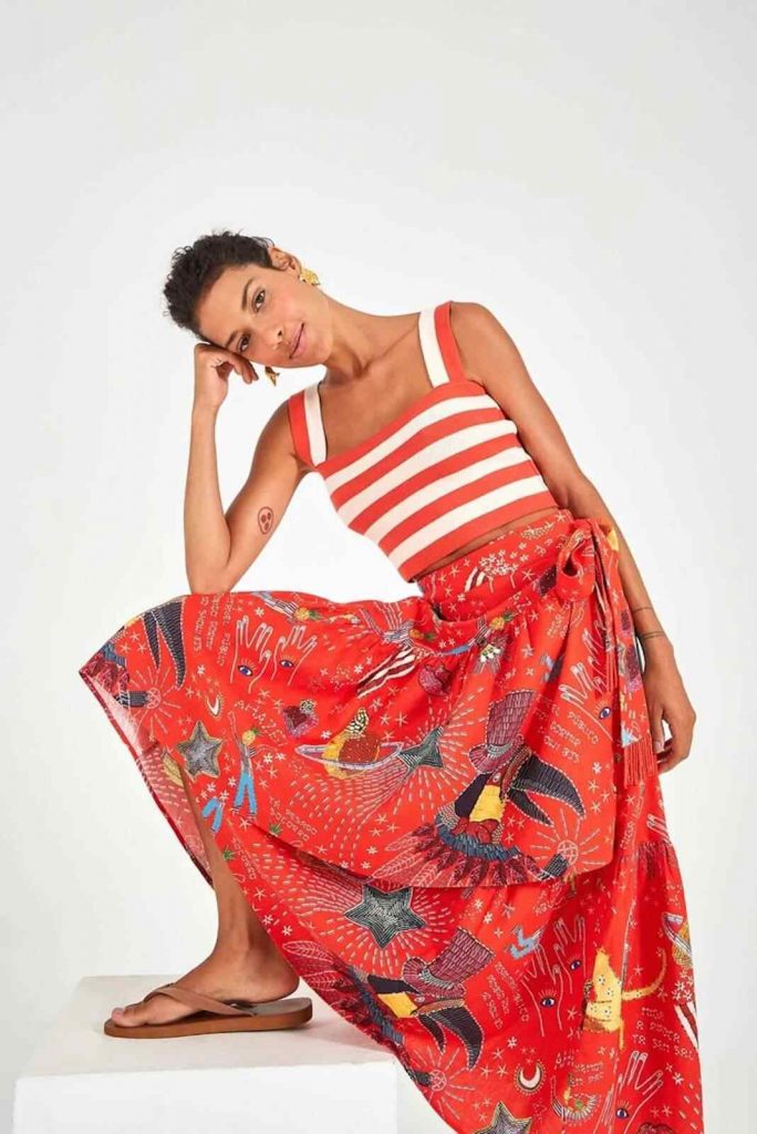 Say goodbye to having "nothing to wear". With clothing and dress rental online, you get the excitement of new clothes, while staying a minimalist consumer. Image by Onloan #fashionrental #sustainablefashion