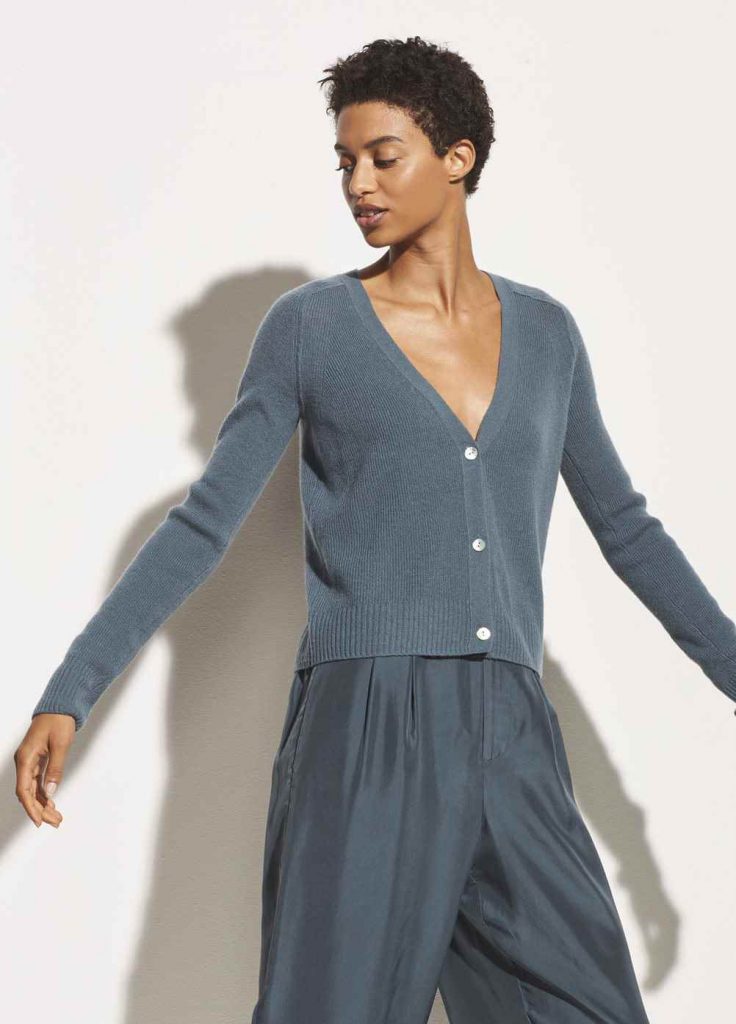 Say goodbye to having "nothing to wear". With clothing and dress rental online, you get the excitement of new clothes, while staying a minimalist consumer. Image by Vince Unfold #fashionrental #sustainablefashion