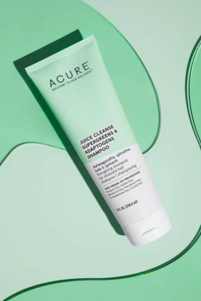Whether you have dry or oily hair (or anything in between) there are environmentally friendly shampoo and conditioner brands on here that will do the trick, without leaving a stain on your conscience. Image by Acure Organics #ecofriendlyshampooandconditioner #sustainablejungle