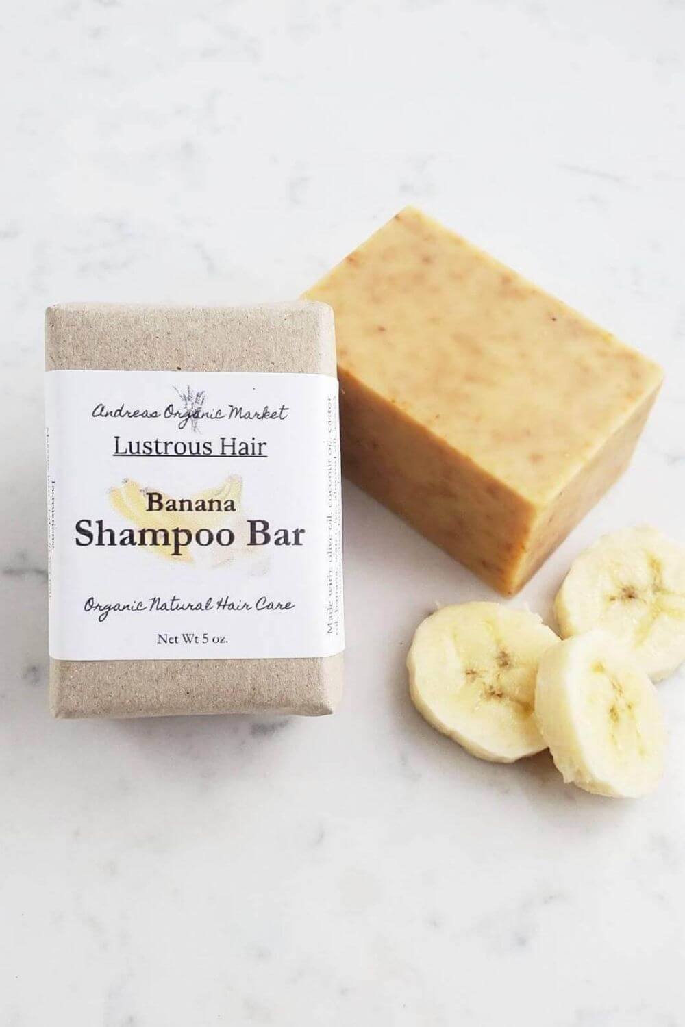 Switching to vegan and cruelty-free shampoo, conditioner, and other hair products is great but isn’t enough from an environmental perspective. Thankfully, there are now many zero waste shampoo and conditioners available. Image by Andreas Organic Market #zerowasteshampoo #zerowasteconditioner #sustainablejungle