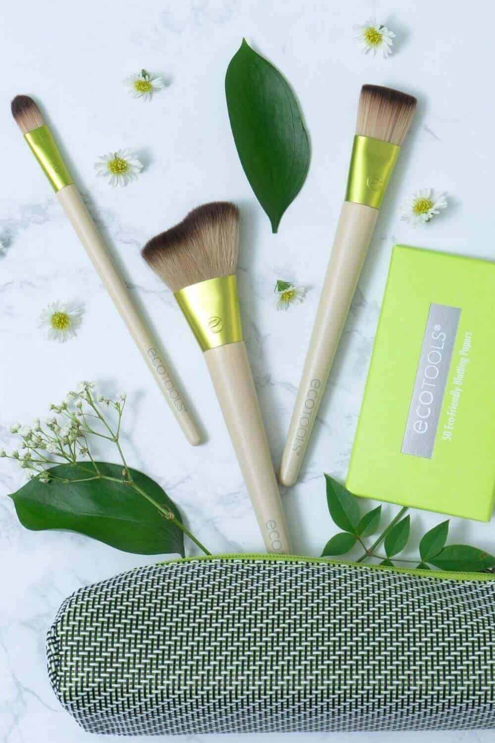 We’ve sought out the best cruelty free vegan makeup brushes to give you the tools (literally) to make your ENTIRE makeup routine absent the animals. Image by Eco Tools #veganmakeupbrushes #sustainablejungle