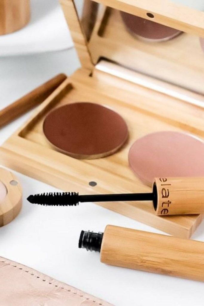 On the look out for sustainable and eco friendly makeup? Thankfully, there are quite a few ethical makeup brands out there to choose from. And many are available and based in the UK and US! Image by Elate Cosmetics #ecofriendlymakeup #sustainablejungle