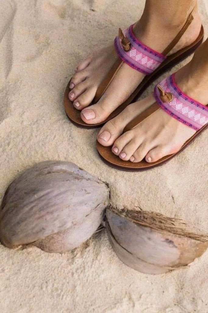 Here, we’re talking flip flops folks and any of these vegan, eco friendly and recycled flip flops we’ve listed here will do the trick if you need to buy new... Image by Feelgoodz #ecofriendlyflipflops #recycledflipflops #sustainablejungle