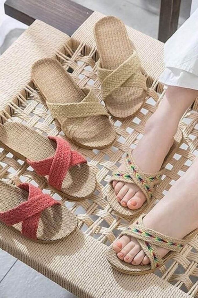 In the spirit of walking towards a greener future, we’ve been hunting for ethical and eco friendly sandals Image by Handmade Love #ecofriendlysandals #ethicalfashion