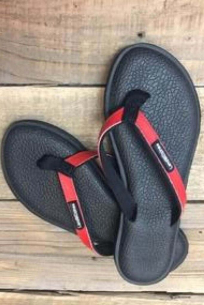 Here, we’re talking flip flops folks and any of these vegan, eco friendly and recycled flip flops we’ve listed here will do the trick if you need to buy new... Image by Landfill Dzine #ecofriendlyflipflops #recycledflipflops #sustainablejungle