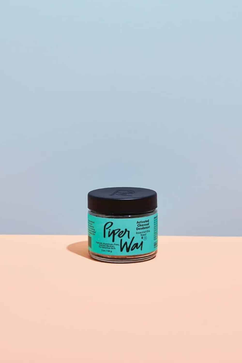 We’re meant to sweat. So finding the best natural and environmentally friendly deodorant, one that really works and is actually natural is pretty important! Here's our list... Image by Piper Wai #environmentallfriendlydeodorant #sustainablejungle