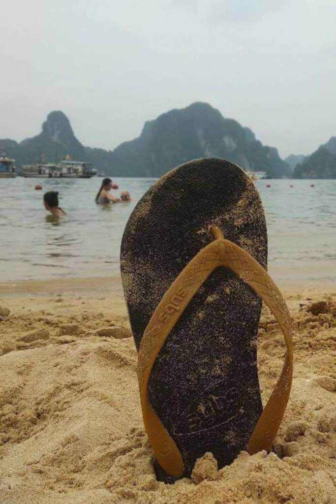 Here, we’re talking flip flops folks and any of these vegan, eco friendly and recycled flip flops we’ve listed here will do the trick if you need to buy new... Image by Subs #ecofriendlyflipflops #recycledflipflops #sustainablejungle