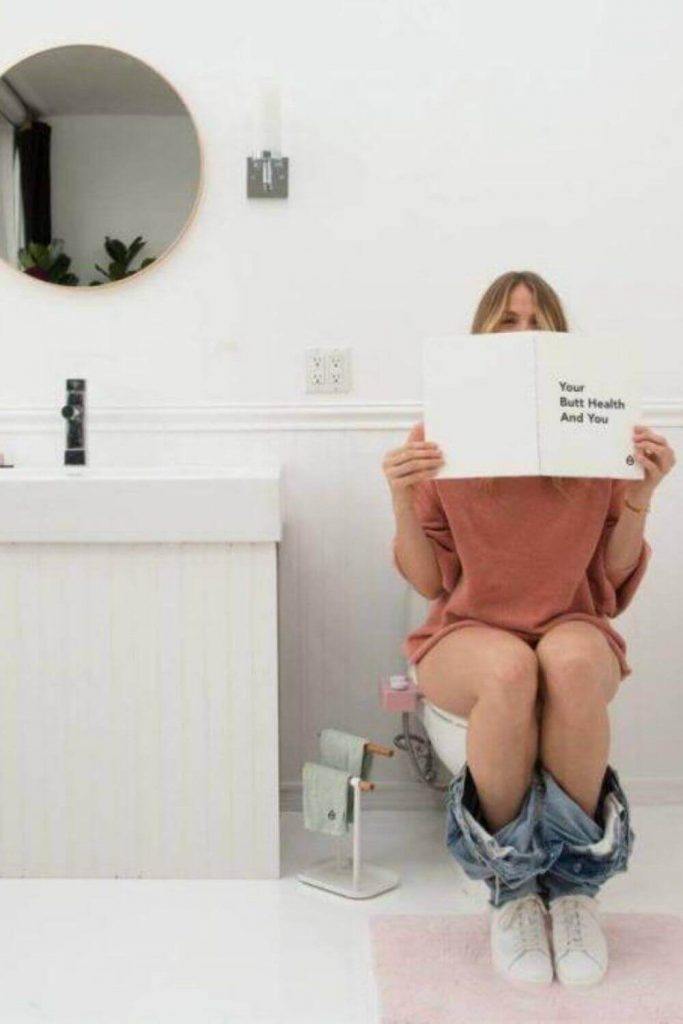 We’re going to get down and dirty and talk about sustainable butts and zero waste toilet paper. Believe it or not, there are more options than you might think! Image by Tushy #zerowastetoiletpaper #ecofriendlytoiletpaper #sustainablejungle