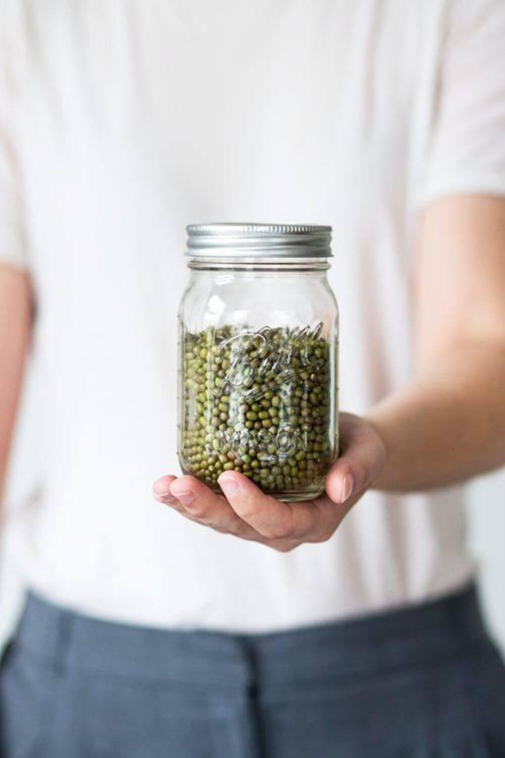 How The Zero Waste Movement Is Changing The Market Via Innovation And Inspiration Photo by Laura Mitulla on Unsplash #zerowastemovement #sustainablejungle