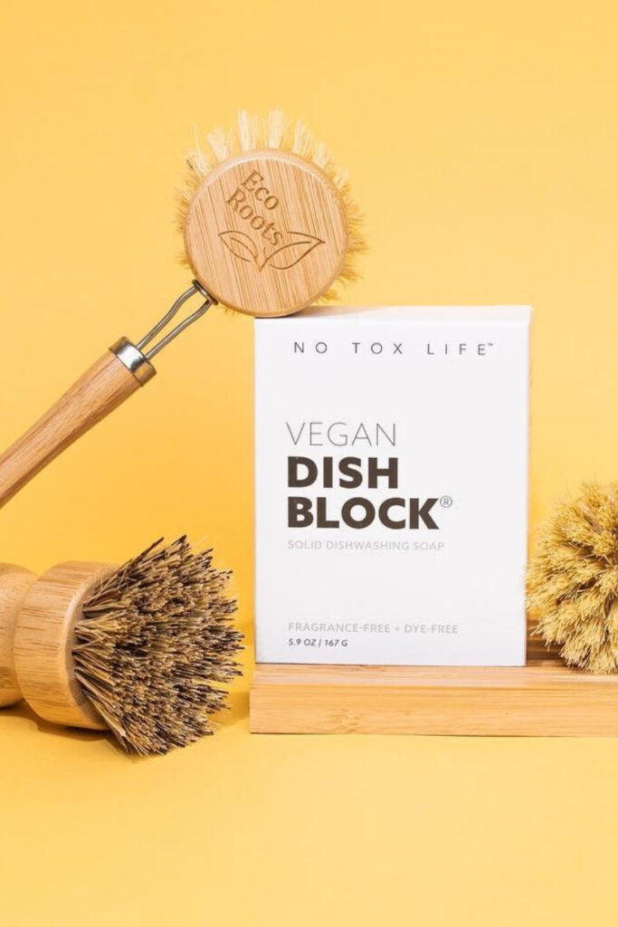 7 Zero Waste Cleaning Brands For a Plastic Free Polish #zerowastecleaningproducts #plasticfreecleaningproducts #sustainablejungle Image by EcoRoot