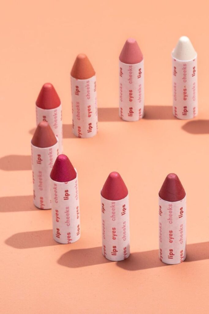 We've covered lots of great zero waste beauty products that are better for you AND the environment. Now we're narrowing it down to the best of the best. Image by Axiology #zerowastebeauty #plasticfreebeauty #sustainablejungle