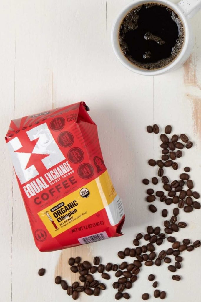 Thanks to a new wave of bulk stores online, we can order our favorite food, cleaning, beauty and body care products in a way that’s better for our planet and better for our pockets…right from the comfort of our home. Image by Equal Exchange #bulkstoresonline #onlinebulkstores #bulkonlinestores #sustainablejungle
