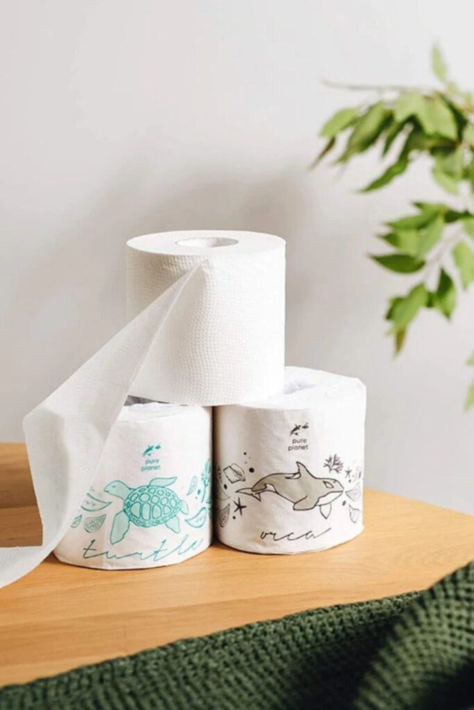 We’re going to get down and dirty and talk about sustainable butts and zero waste toilet paper. Believe it or not, there are more options than you might think! Image by Pure Planet Club #zerowastetoiletpaper #ecofriendlytoiletpaper #sustainablejungle
