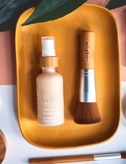 7 Best Organic Foundation Makeup Brands For Sustainably Flawless Skin Image by Elate Cosmetics #organicfoundation #organicmakeupfoundation #bestorganicfoundations #sustainablefoundations #sustainablefoundationmakup #naturalorganicfoundation #sustainablejungle