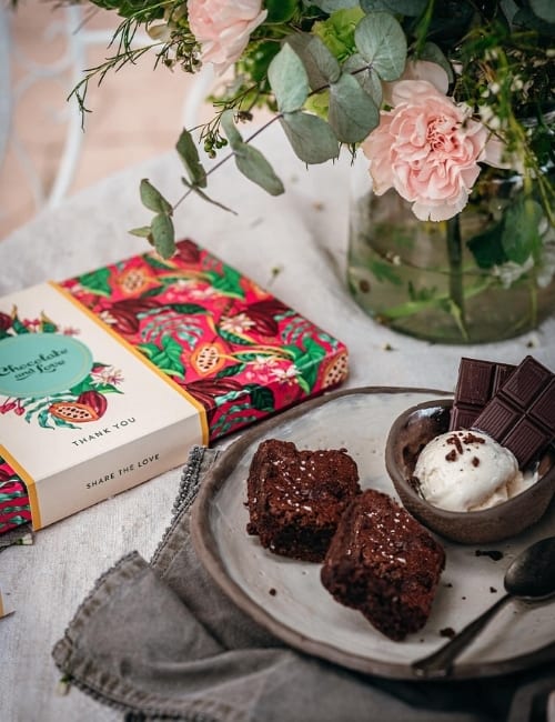 19 Fair Trade Gifts That Truly Keep On Giving #fairtradegifts #fairtradechristmasgifts #bestfairtradegifts #fairtradegiftsforher #sustainablejungle Image by Chocolate and Love