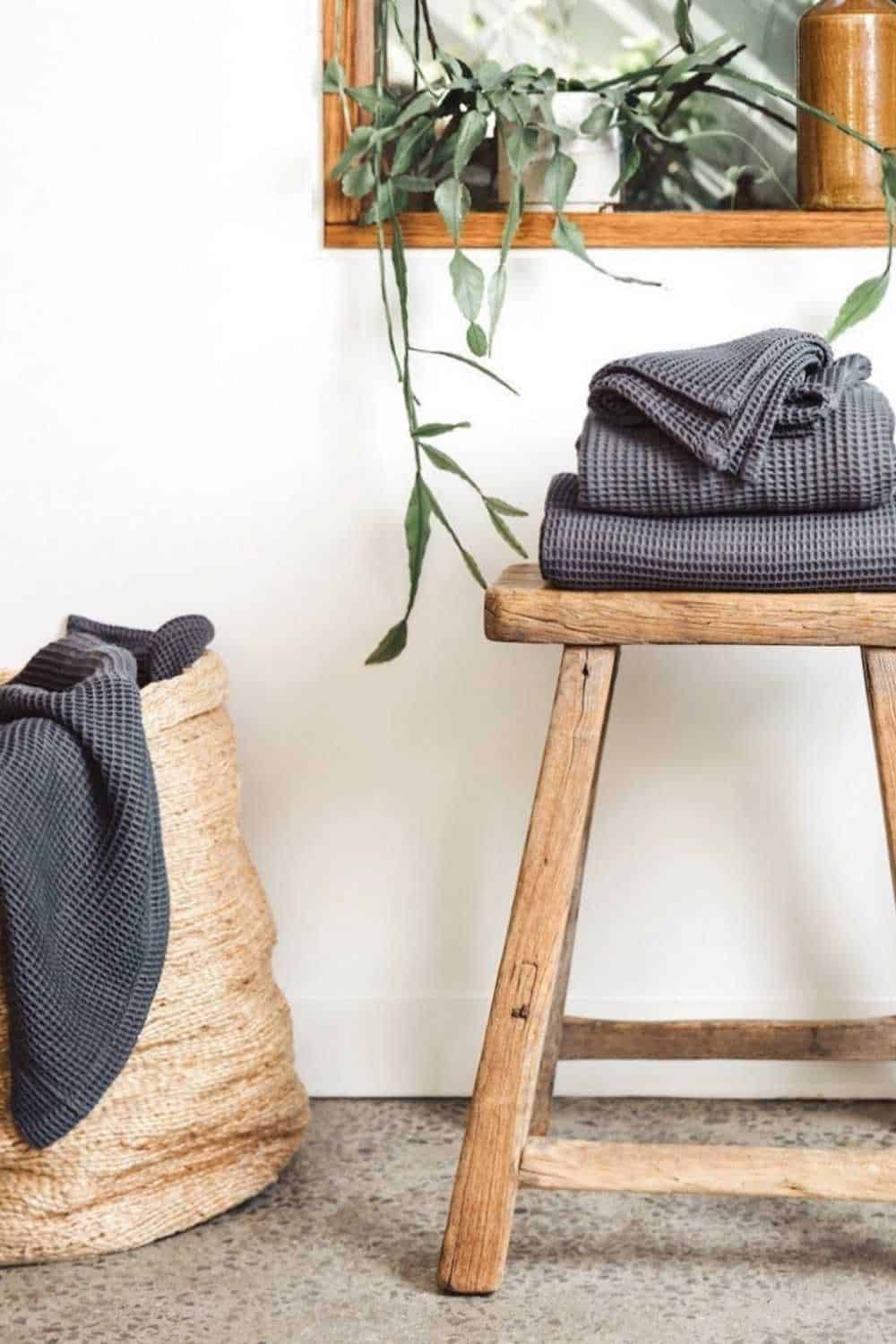 While contemplating life in the shower (obviously), we realized that it doesn't make much sense to dry ourselves in a bath of synthetic fabrics treated with toxic chemicals after using eco friendly shampoo, so let’s clean ourselves and our dirty planet up one eco friendly towel at a time. Image by Made Trade #ecofriendlytowels #sustainabletowels #sustainablejungle