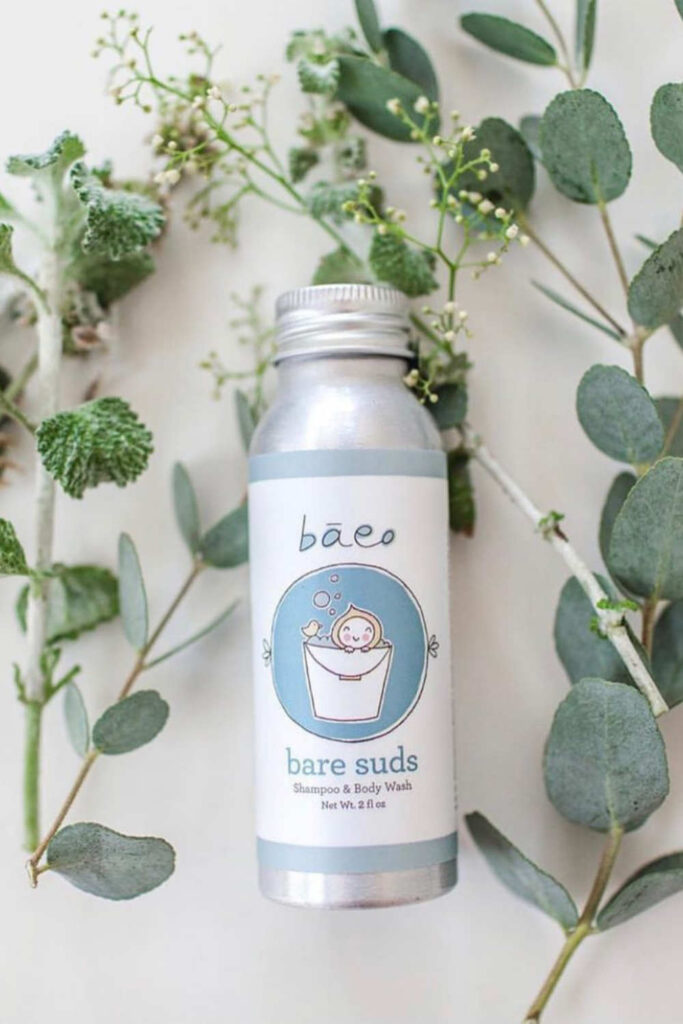 Most beauty brands sell chemically-laden body washes you wouldn’t use on your dog. Fortunately for peace of mind and a truly clean shower, there are several natural and organic body wash options available. Image by Baeo #organicbodywash #naturalbodywash #sustainablebodywash #sustainablejungle