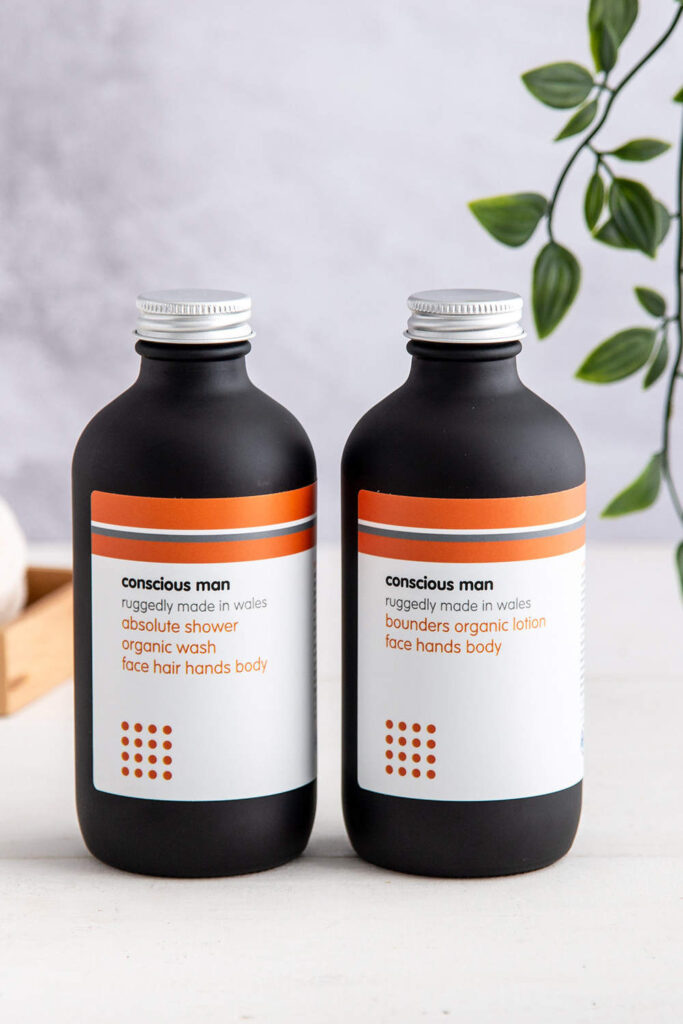 Most beauty brands sell chemically-laden body washes you wouldn’t use on your dog. Fortunately for peace of mind and a truly clean shower, there are several natural and organic body wash options available. Image by Conscious Skincare #organicbodywash #naturalbodywash #sustainablebodywash #sustainablejungle