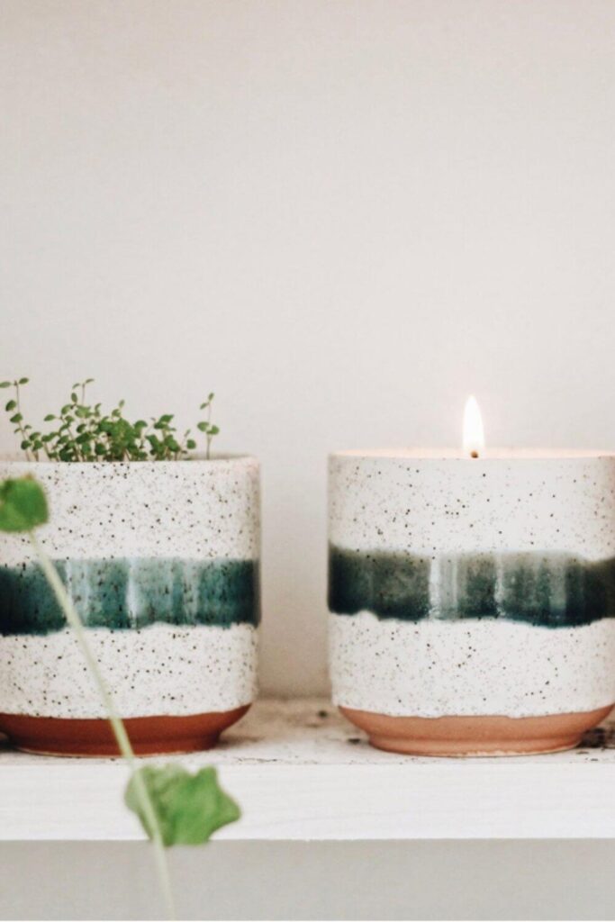 The advantages of sustainable candles are many. They’re better for our homes, better for our families, better for our lungs, and better for our planet. Not to mention better for our nerves… and isn’t that what candles are all about? Image by Hyggelight #sustainablecandles #sustainablejungle
