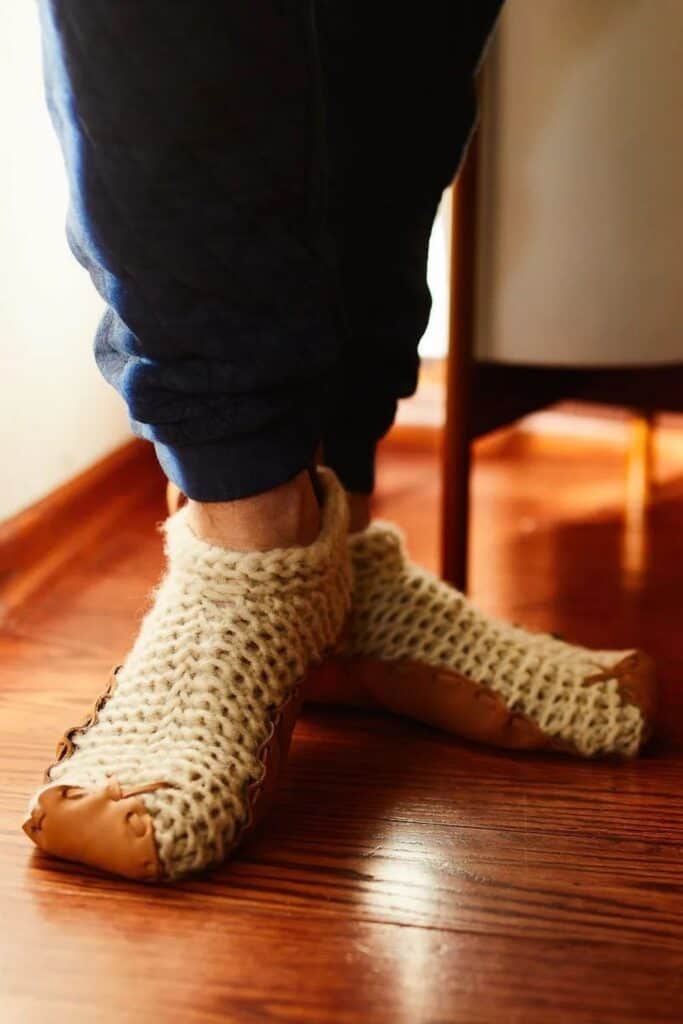 Living sustainably means taking it one step at a time, literally. But in a world where traditional footwear is anything but, you may be wondering, which are the ethical shoe brands? Image by Chilote #ethicalshoebrands #sustainableshoebrands #sustainablejungle