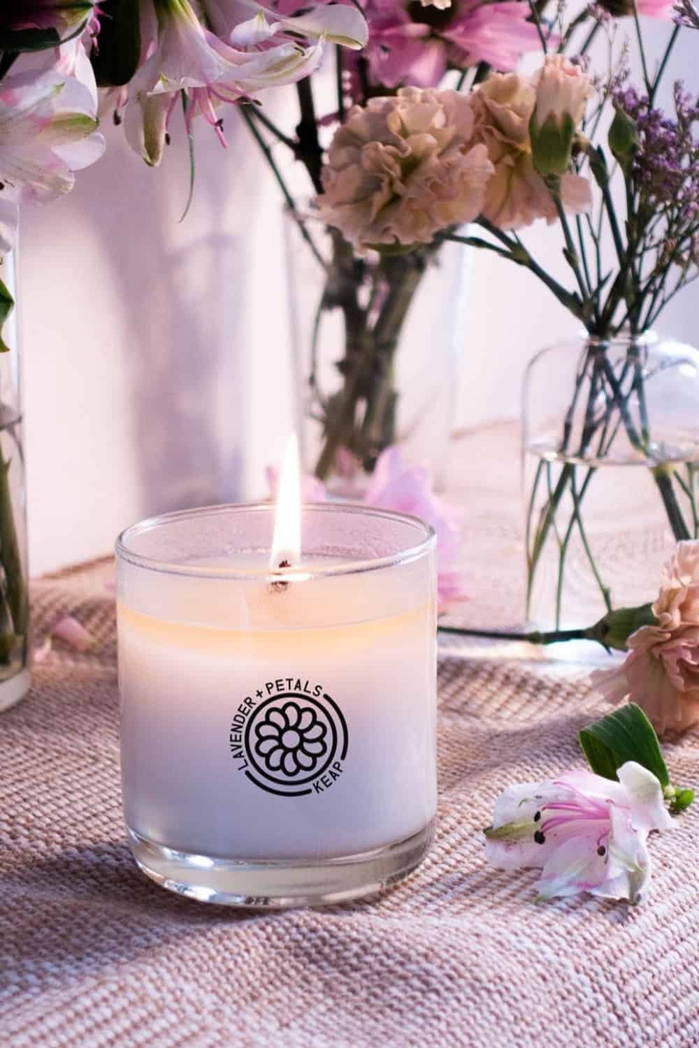 The advantages of sustainable candles are many. They’re better for our homes, better for our families, better for our lungs, and better for our planet. Not to mention better for our nerves… and isn’t that what candles are all about? Image by Keap Candles #sustainablecandles #ecofriendlycandles #sustainablejungle