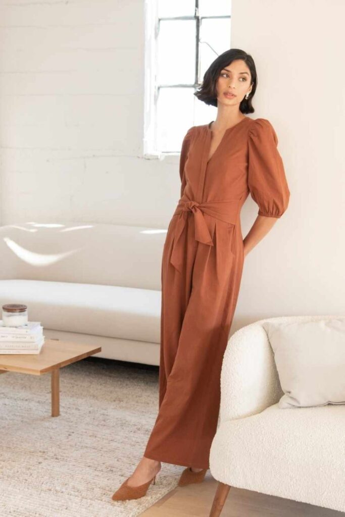Wearing clothes made with natural materials is great and all, but wearing organic clothing made with natural materials is even better Image by WVN #organicclothing #sustainablejungle