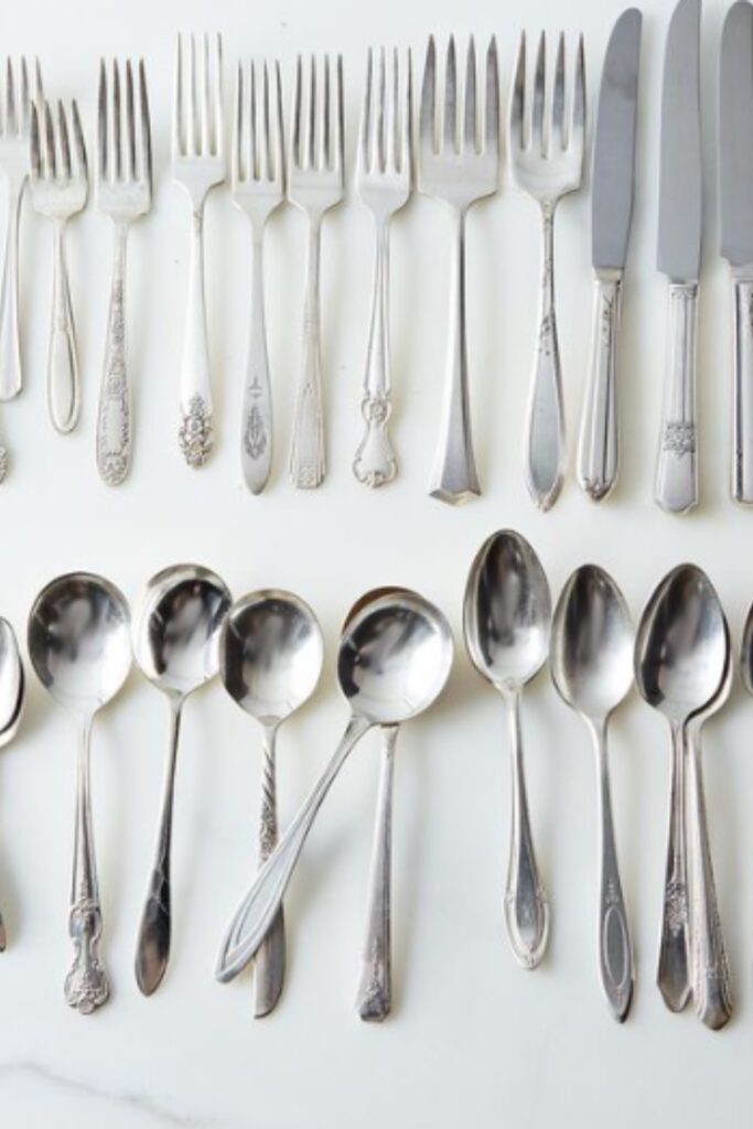 Sustainable and eco friendly cutlery not only look better and feel better, but they’re not taking a bite out of the planet every time you do the same. Image by Food52 Vintage Shop #ecofriendlycutlery #sustainablecutlery #sustainablejungle