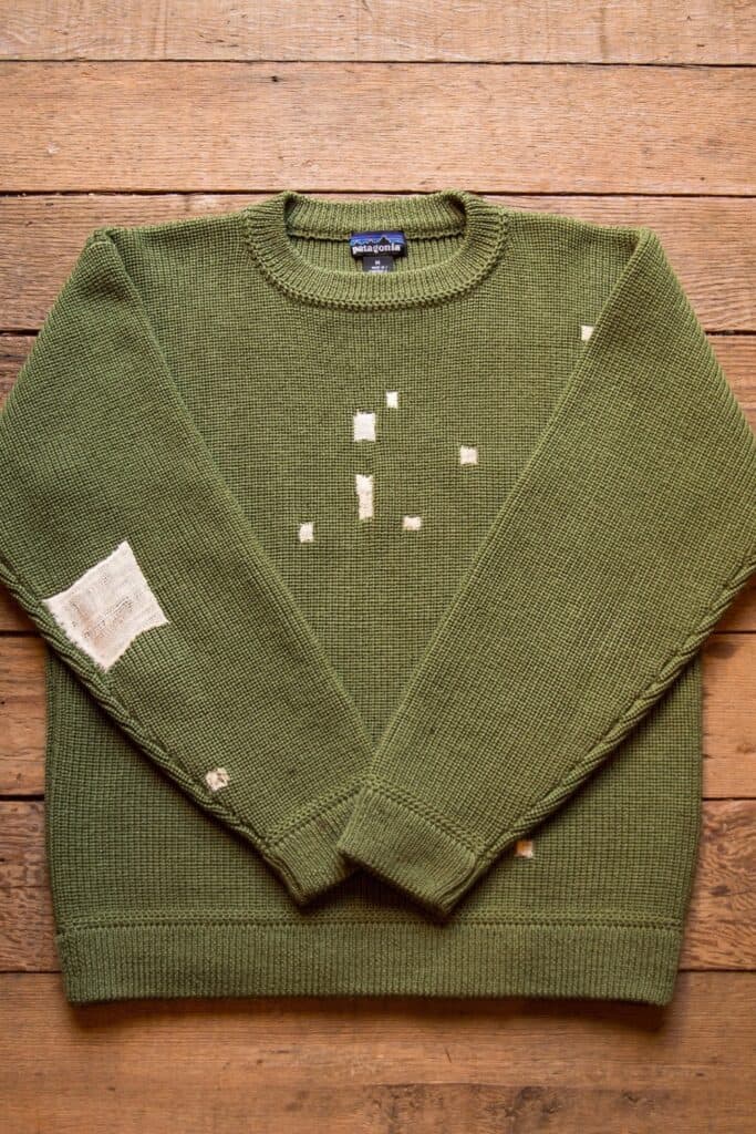 In need of a closet purge? Tired of a worn-out wardrobe? At some point, we’re faced with the question of what to do with old clothes. Image by Patagonia #whattodowitholdclothes #sustainablejungle
