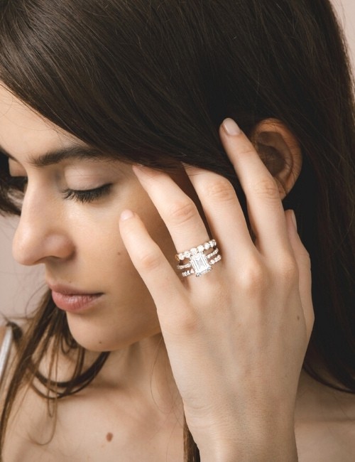 13 Eco Friendly Wedding Rings For A Sustainable Start to Forever #ecofriendlyweddingrings #bestecofriendlyweddingrings #ecoweddingrings #ecofriendlyweddingbands #sustainableweddingrings #recycledweddingrings #ethicalweddingrings #environmentallyfriendlyweddingrings #sustainablejungle Image by Clean Origin