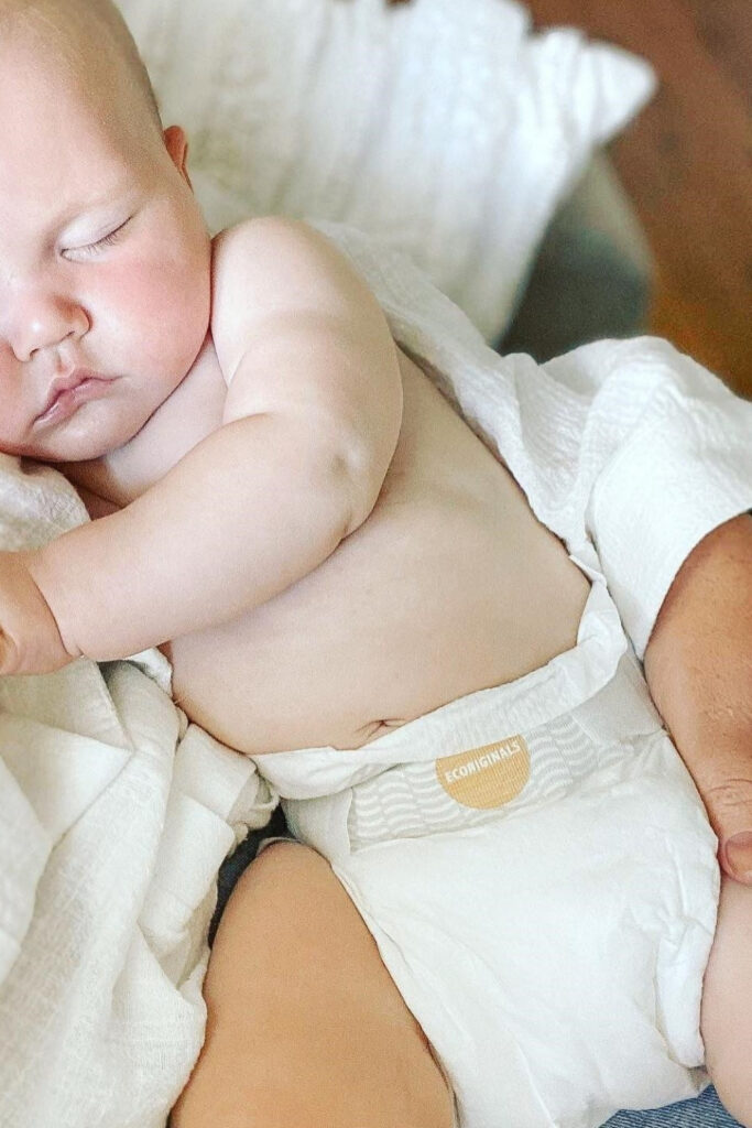 10 Eco Friendly Diapers For the Most Sustainable Baby Bottoms #ecofriendlydiapers #sustainablediapers #ecofriendlydisposablediapers #bestecofriendlydiapers #sustainablejungle Image by Ecoriginals