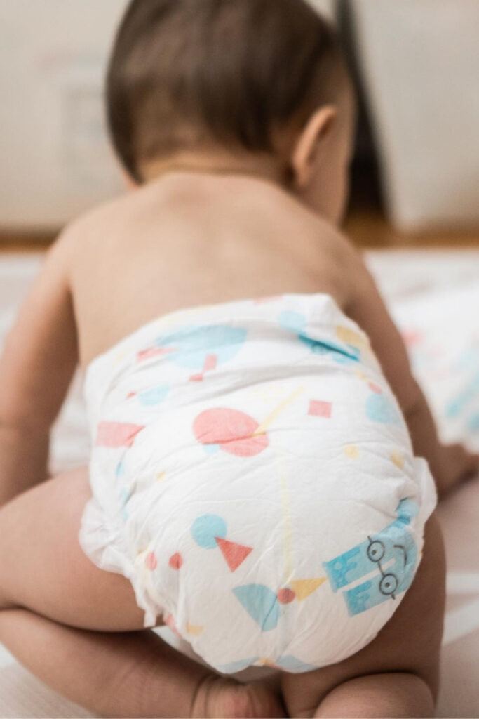 10 Eco Friendly Diapers For the Most Sustainable Baby Bottoms #ecofriendlydiapers #sustainablediapers #ecofriendlydisposablediapers #bestecofriendlydiapers #sustainablejungle Image by Kudos