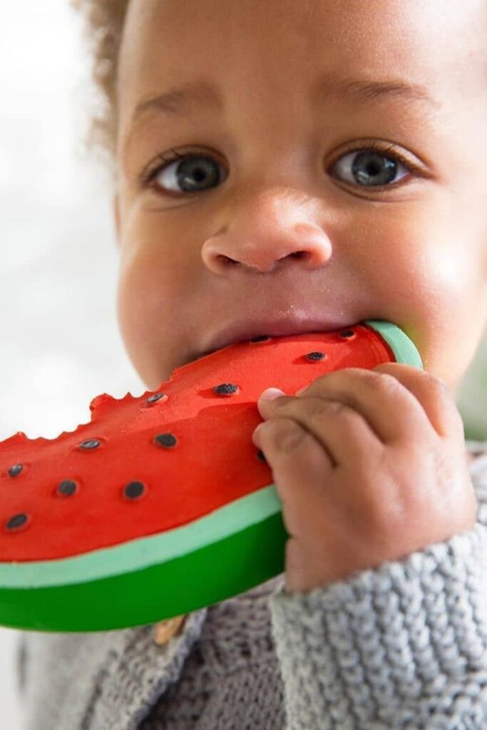 We've explored what it means to raise a zero waste baby, but what about zero fuss babies...you know, a baby playing happily with their new non toxic and organic baby toys. Image by Wild Dill #organicbabytoys #organicbabytoysmadeintheusa #bestorganicbabytoys #nontoxicbabytoys #bestnontoxicbabytoys