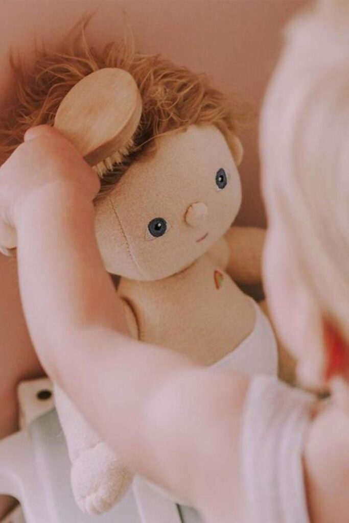 We've explored what it means to raise a zero waste baby, but what about zero fuss babies...you know, a baby playing happily with their new non toxic and organic baby toys. Image by Noble #organicbabytoys #organicbabytoysmadeintheusa #bestorganicbabytoys #nontoxicbabytoys #bestnontoxicbabytoys