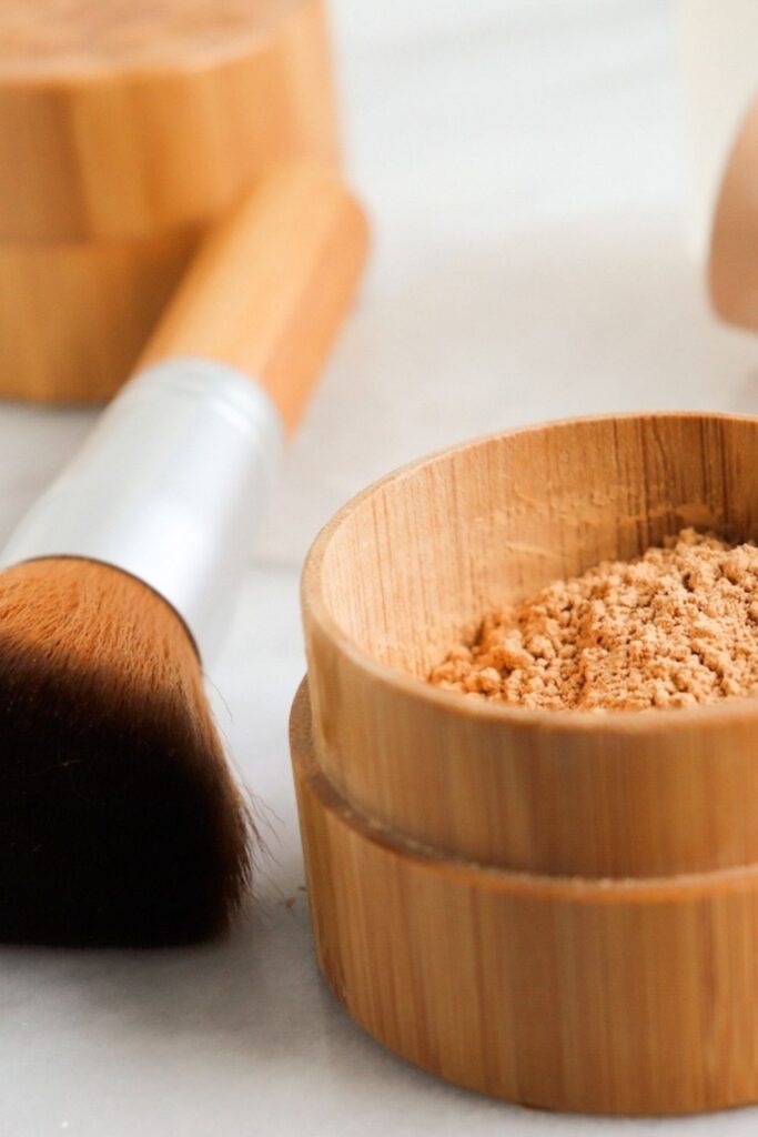 Investing in healthy cosmetics is well worth the extra expense, in our opinion. However, we also believe clean beauty should not be out of reach, which is why we're on the hunt for the most affordable organic makeup. Image by Elate Beauty #affordableorganicmakeup #affordableorganicmakeupbrands #mostaffordableorganicmakeup #bestaffordableorganicmakeup #affordablenaturalmakeup #affordablenaturalmakeupbrands #bestaffordablenaturalmakeup #sustainablejungle