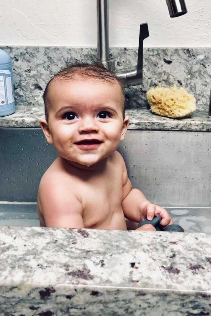 Even rubber duckies would avoid conventional shampoo. Organic baby shampoo is the safest baby shampoo money can buy (and you can even pronounce the ingredients listed!). Image by Dr Bronner's #organicbabyshampoo #bestorganicbabyshampoo #organicbabyshampooandconditioner #tearfreeorganicbabyshampoo #naturalbabyshampoo #bestnaturalbabyshampoo #naturalbabyshampooandconditioner #sustainablejungle