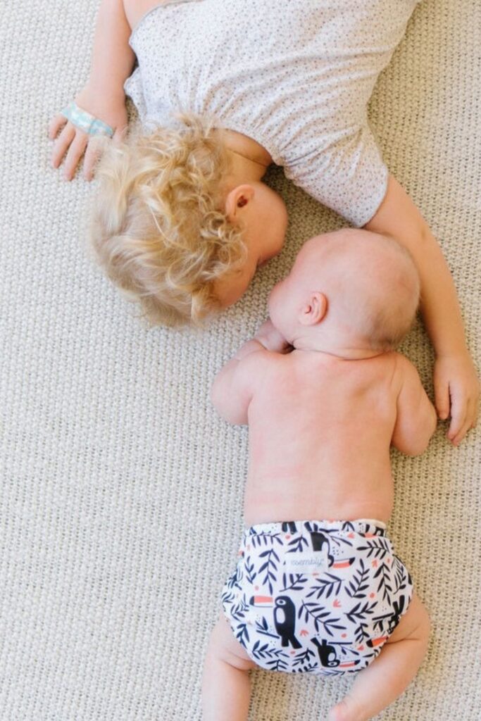 We’ve rounded up some carefully vetted organic baby products for all areas of newborn parentage—everything from dressing, to sleeping, to playing, to keeping baby’s bottom as smooth as, well, a baby’s bottom. Image by Esembly #organicbabyproducts #sustainablejungle