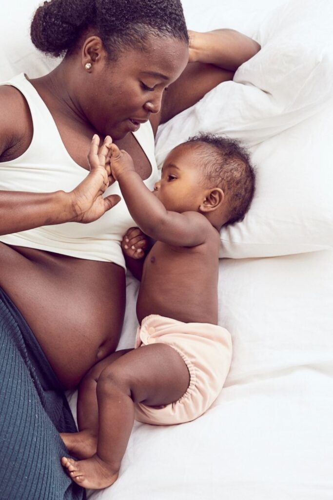 We’ve rounded up some carefully vetted organic baby products for all areas of newborn parentage—everything from dressing, to sleeping, to playing, to keeping baby’s bottom as smooth as, well, a baby’s bottom. Image by Esembly #organicbabyproducts #sustainablejungle