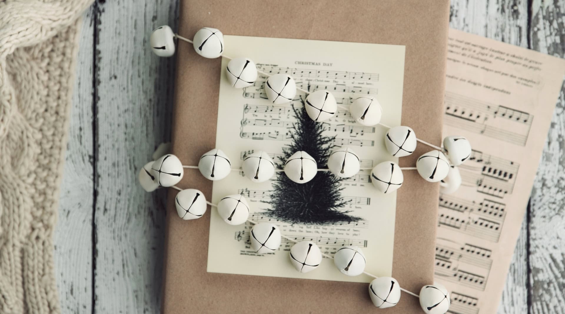 Image by Ruth Black (zero-waste-gift-wrapping)
