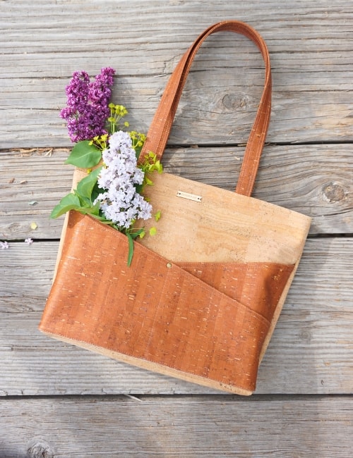 9 Brands Of Vegan Handbags & Purses With Ethics In BagImage by Sustainable Jungle#veganhandbags #veganleatherhandbags #veganbags #veganpurses #bestveganleatherpurses #petaapprovedveganpurse #sustainablejungle