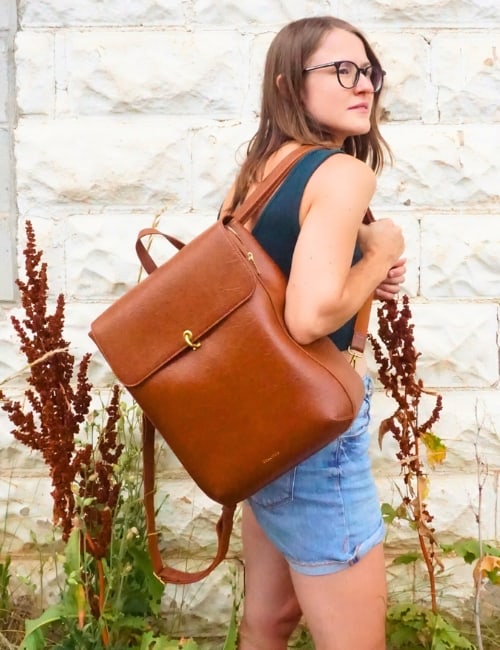 9 Brands Of Vegan Handbags & Purses With Ethics In BagImage by Sustainable Jungle#veganhandbags #veganleatherhandbags #veganbags #veganpurses #bestveganleatherpurses #petaapprovedveganpurse #sustainablejungle