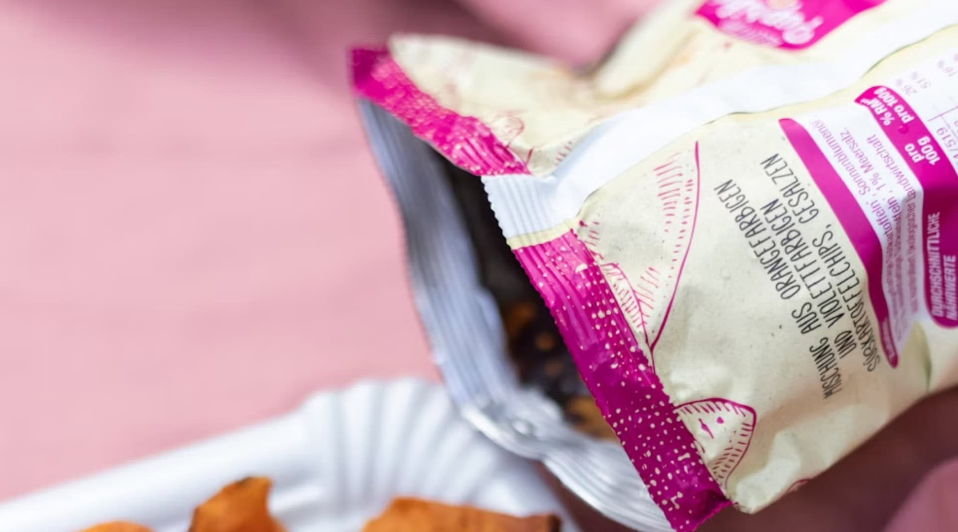 Image by Yulia Khlebnikova (zero-waste-gift-wrapping)
