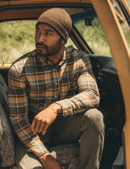 13 Ethical & Sustainable Men’s Clothing Brands for Eco-Cool Comfort & Style Image by Taylor Stitch #sustainablemensclothing #sustainablemensclothingbrands #bestsustainablemensclothing #menssustainableclothing #ethicalmensclothing #ecofriendlymensclothing #sustainablejungle