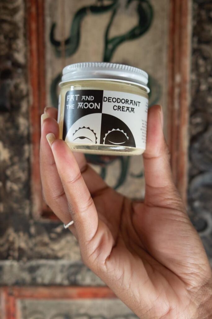 Want cruelty free deodorant that’s good for you, better for our planet, and better for all beings on Earth? No sweat! Image by Fat and The Moon #crueltyfreedeodorant #sustainablejungle