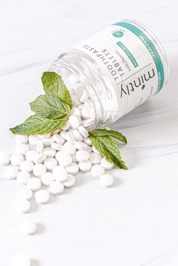 Toothpaste is probably the most regularly used body care product around which is why it was one of the first products we scrutinized for sustainable, cruelty free toothpaste alternatives... Image by Mintly #crueltyfreetoothpaste #vegantoothpaste #sustainablejungle