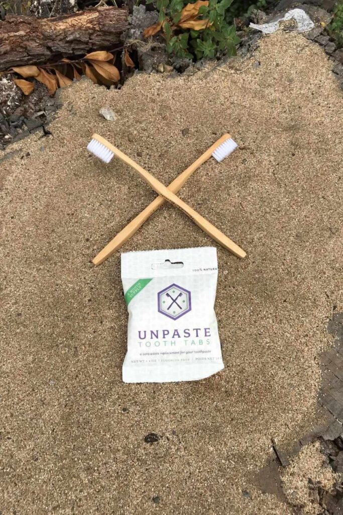 The whole idea of zero waste makes us smile, so we thought we’d take a moment to talk zero waste toothpaste Image by Unpaste #zerowastetoothpaste #sustainablejungle