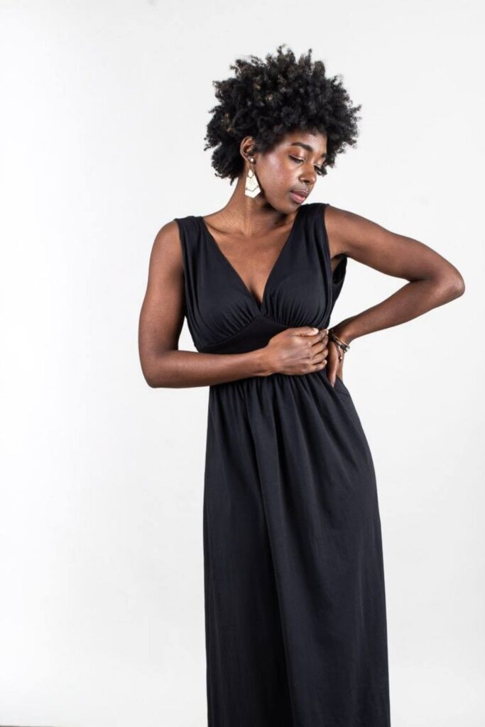 Fortunately, there are some good kids in the zero waste fashion world: Brands that are changing how we view fashion and using circular practices to keep valuable materials in use much, much longer Image by tonlé #zerowastefashion #sustainablejungle