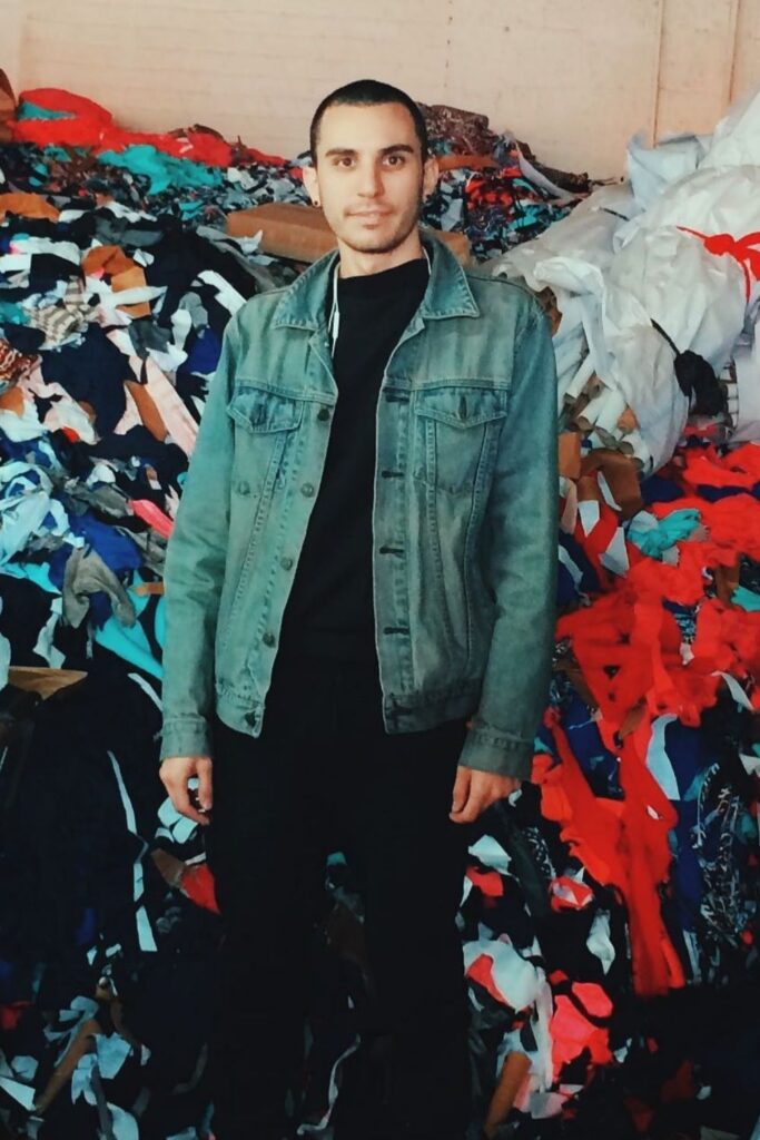 Fortunately, there are some good kids in the zero waste fashion world: Brands that are changing how we view fashion and using circular practices to keep valuable materials in use much, much longer Image by zero waste daniel #zerowastefashion #sustainablejungle