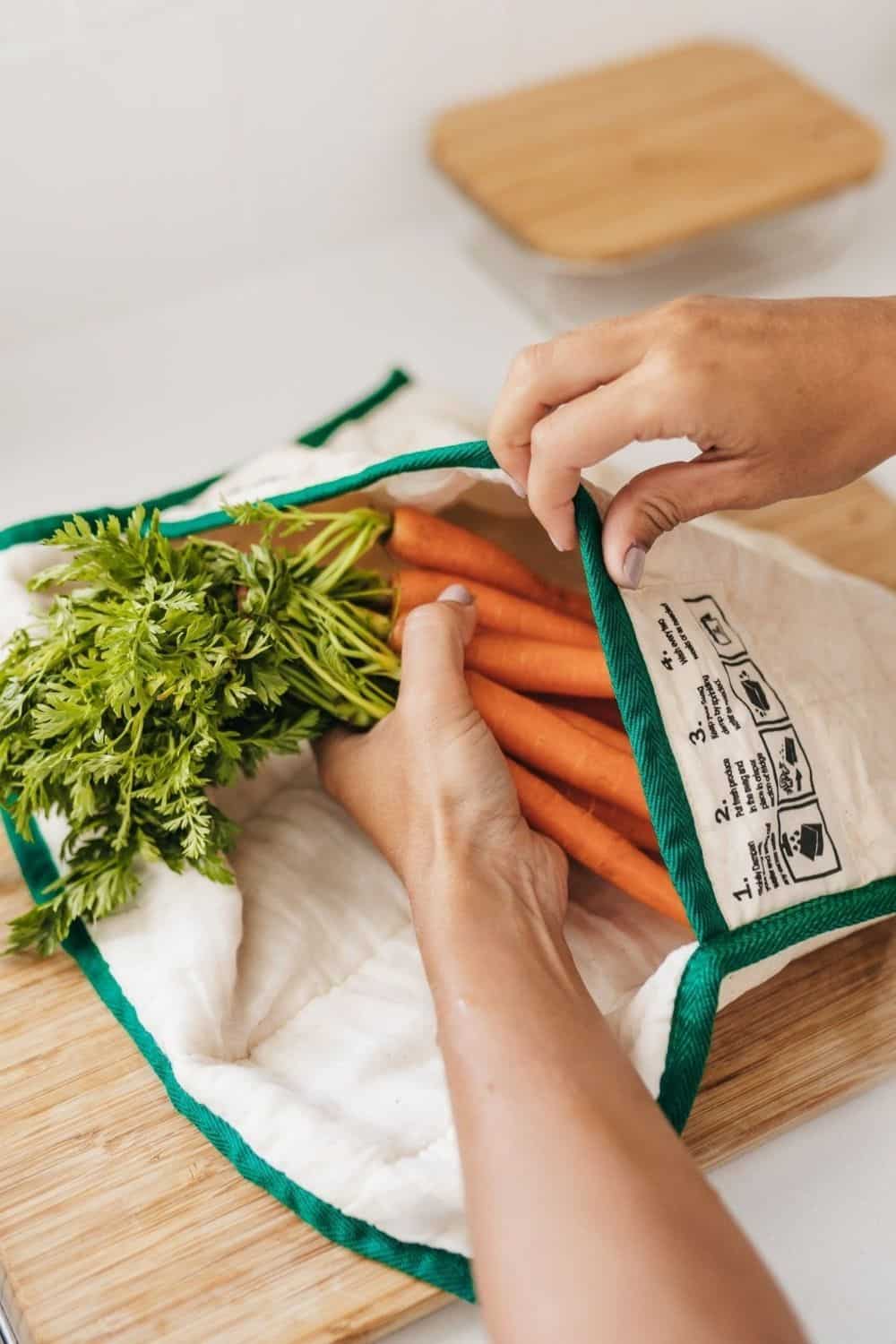 40% of food ends up rotting in the landfill. To avoid adding to that stat, here are our best plastic free food storage containers to suit your food preserving needs. Image by Zero Waste Outlet #plasticfreefoodstorage #plasticfreefoodstoragecontainers #bestplasticfreefoodstorage #plasticfreeglassfoodstorage #nonplasticfoodstorage #bestnonplasticfoodstorage #nonplasticfoodstoragecontainers