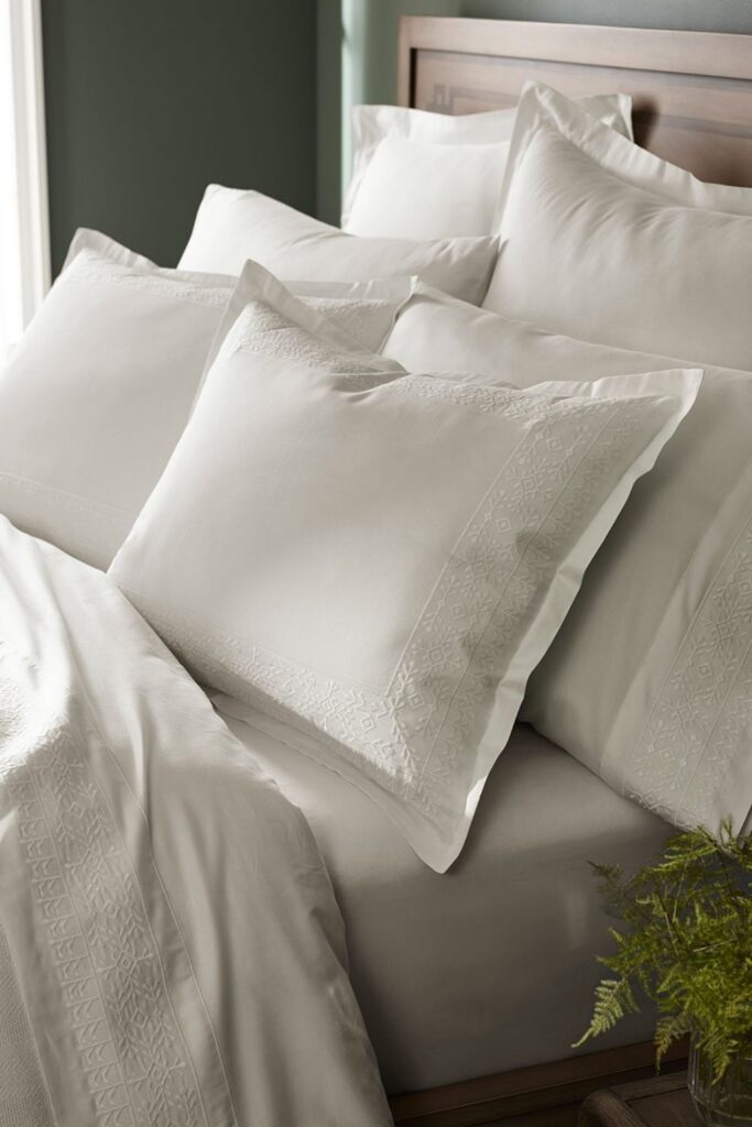 You don't need to start a (pillow) fight, choose organic pillows to give yourself the best sustainable slumber... Image by Boll & Branch #organicpillows #bestorganicpillows #naturalorganicpillows #organiclatexpillows #organicdownpillows